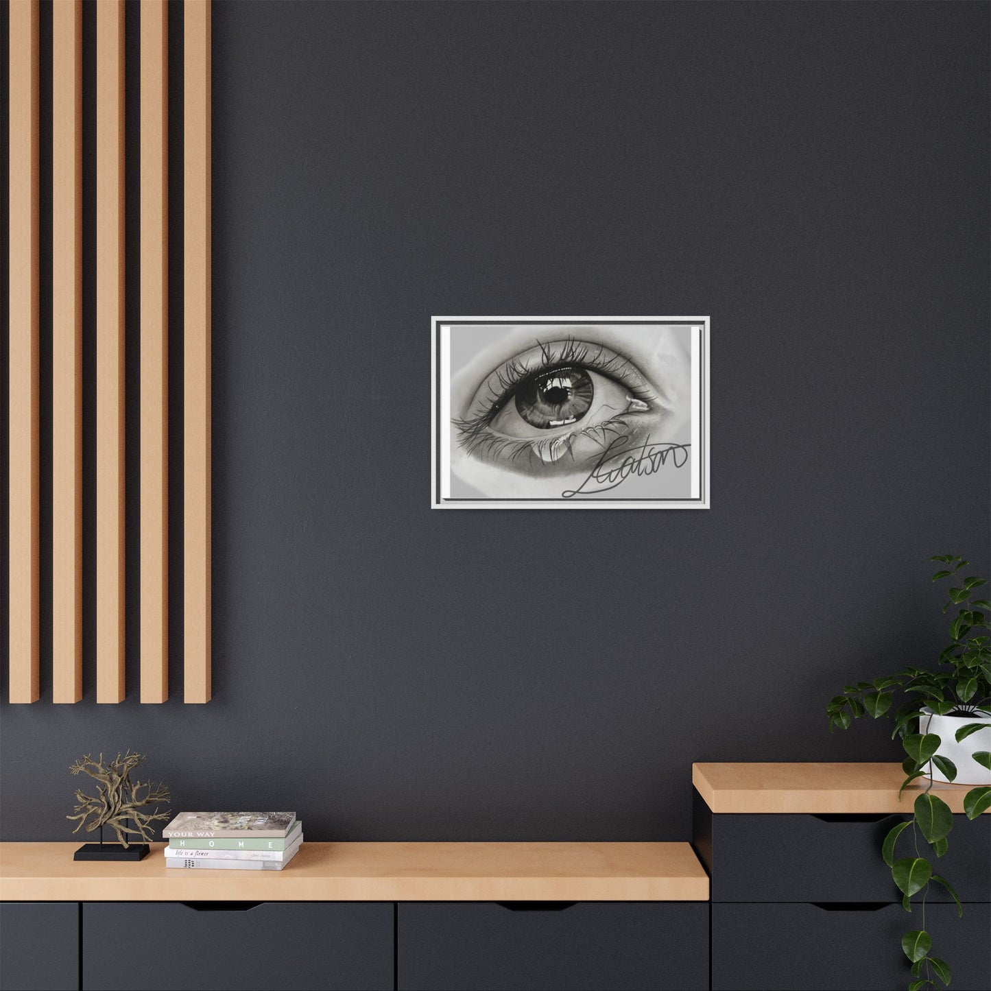 Gerahmte Leinwandkunst – Realistisches Auge mit tränenförmiger Signatur
