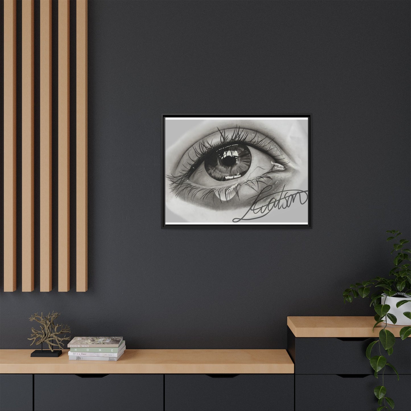 Gerahmte Leinwandkunst – Realistisches Auge mit tränenförmiger Signatur