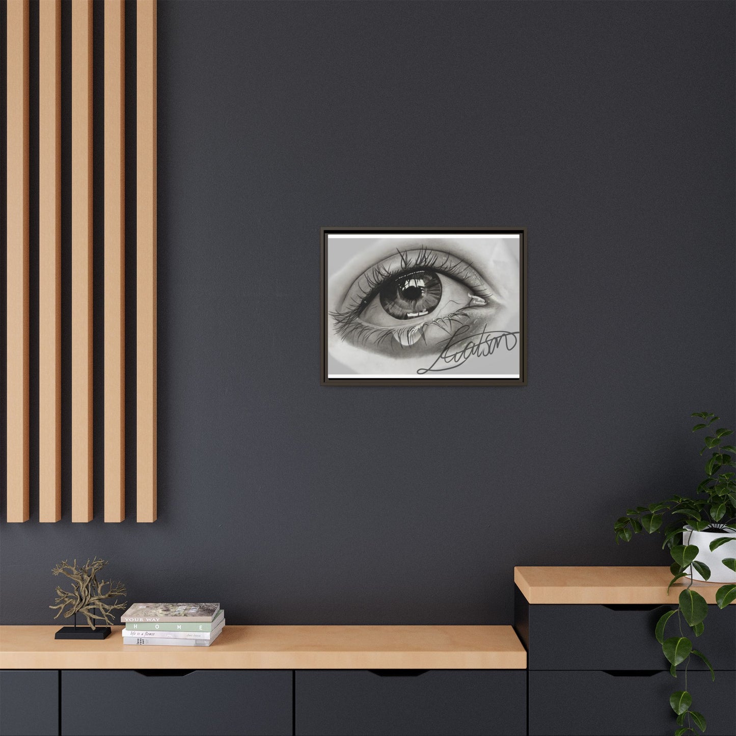 Gerahmte Leinwandkunst – Realistisches Auge mit tränenförmiger Signatur