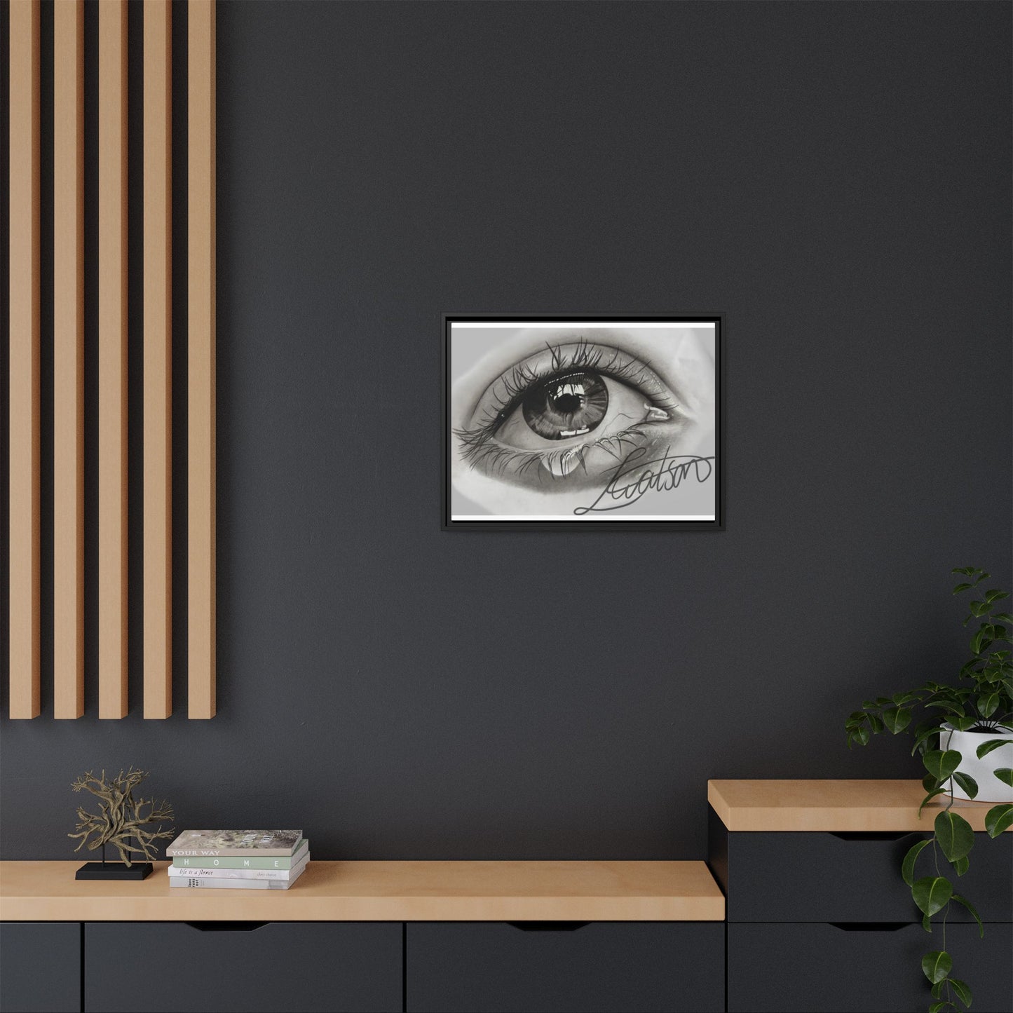 Gerahmte Leinwandkunst – Realistisches Auge mit tränenförmiger Signatur